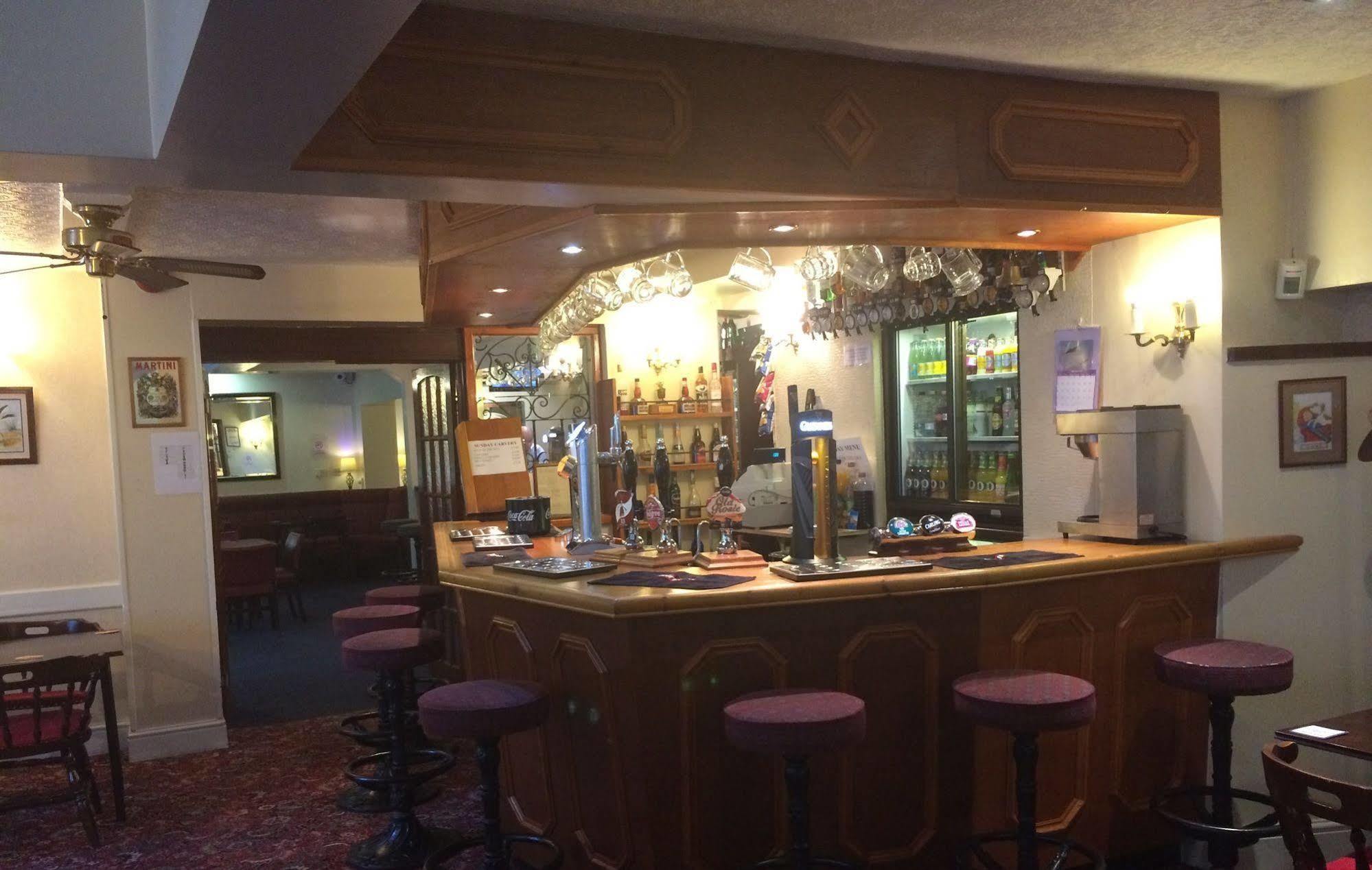 Half Moon Hotel Alford  Exterior foto